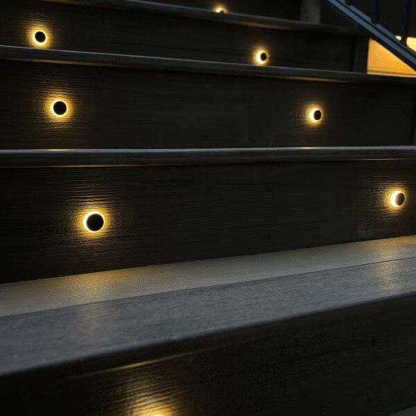 Eclipse recessed light